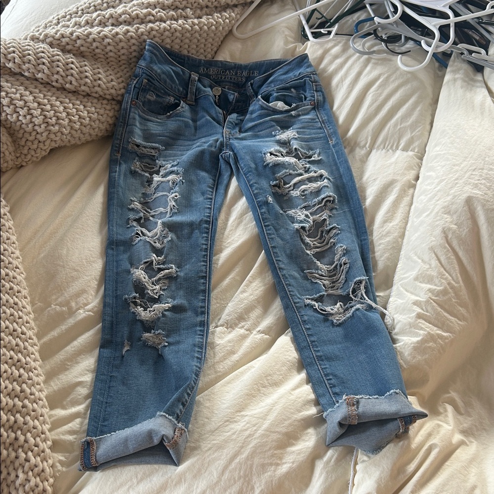 American Eagle Outfitters Women's Ripped Blue Capris